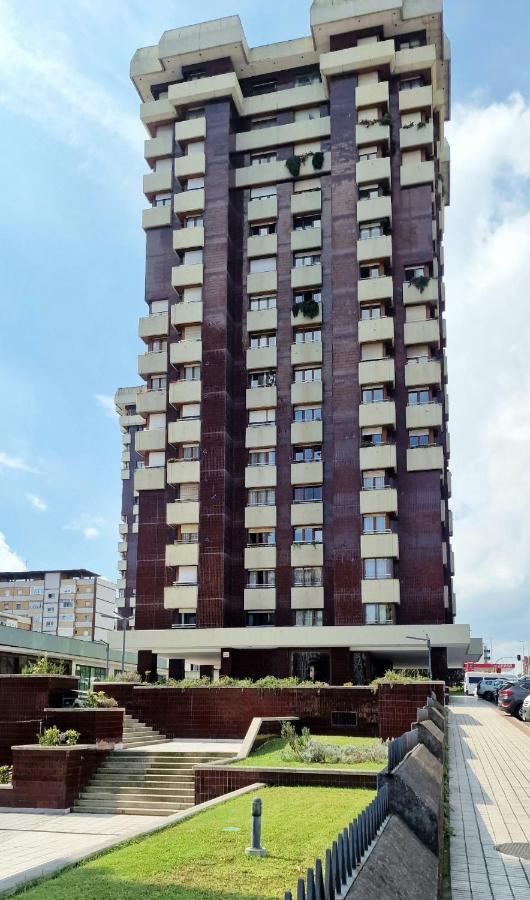 M&J Apartment Хихон Екстериор снимка