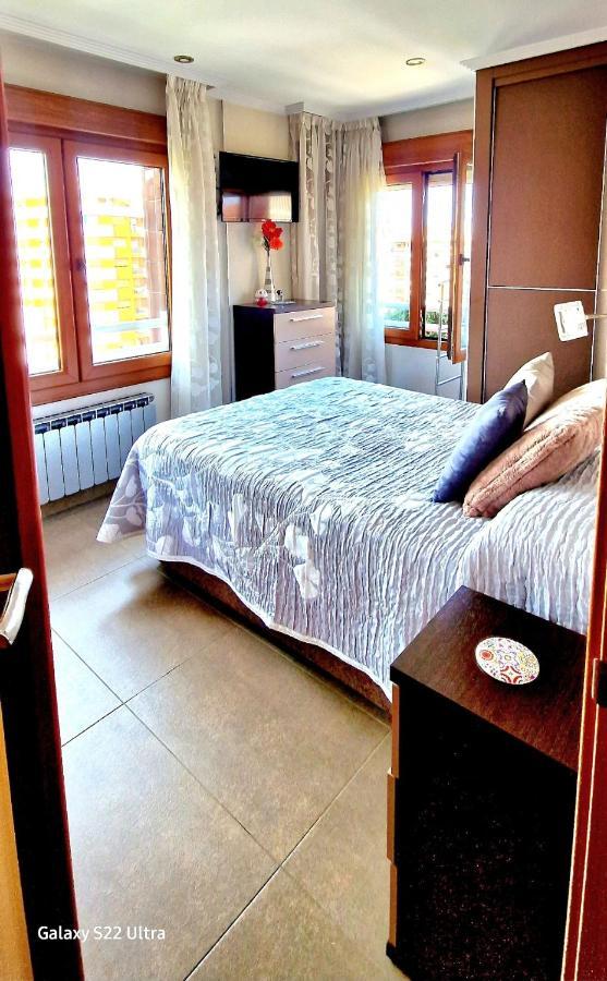 M&J Apartment Хихон Екстериор снимка